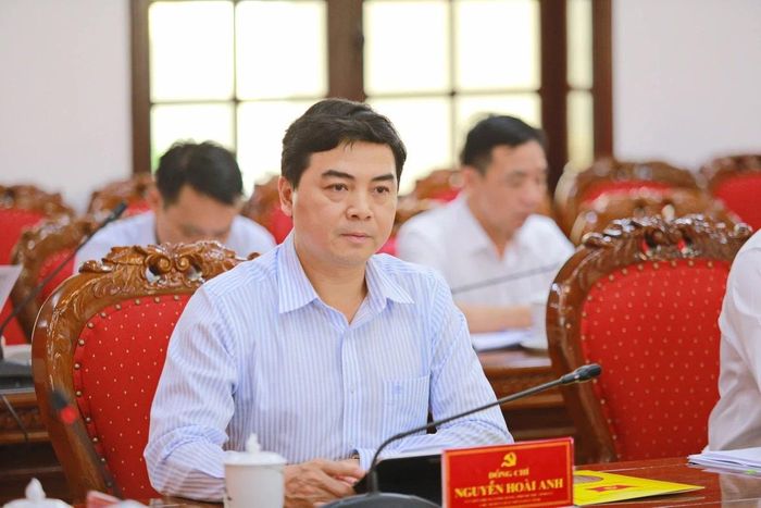 Phó Bí thư Tỉnh ủy, Chủ tịch UBND tỉnh Nguyễn Hoài Anh dự hội nghị.