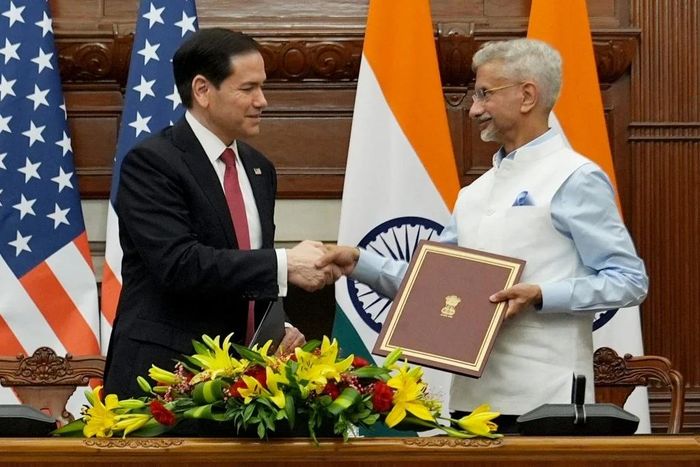 Ngoại trưởng Mỹ Marco Rubio (trái) và Ngoại trưởng Ấn Độ Subrahmanyam Jaishankar bắt tay sau khi ký biên bản ghi nhớ (MoU) tại Hyderabad House ở New Delhi vào ngày 26/5/2026. Ảnh: AFP