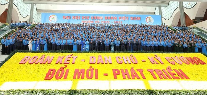 Các đại biểu đại diện cho gần 10 triệu đoàn viên công đoàn trên cả nước tham dự đại hội. Ảnh: Hải Nguyễn.