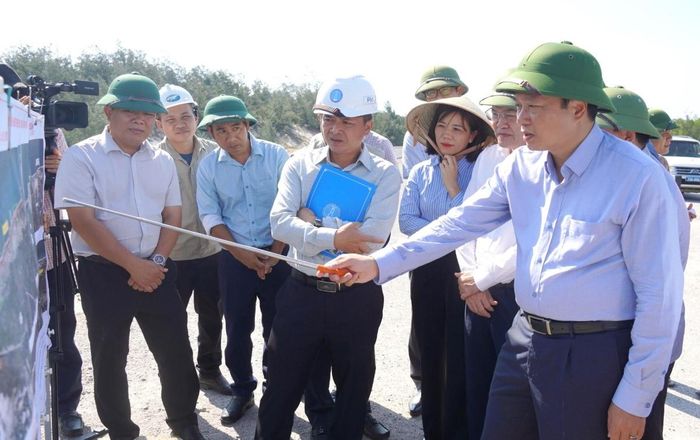 Chủ tịch UBND tỉnh Quảng Trị Lê Hồng Vinh kiểm tra, chỉ đạo tại Dự án thành phần 1 - Đường ven biển