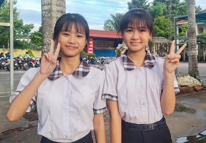Thí sinh thi tại Hội đồng thi Trường THPT Nguyễn Khuyến tự tin trước giờ thi môn Toán. Ảnh: PHƯƠNG LAN