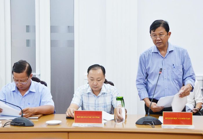 Lãnh đạo các sở, ngành tỉnh phát biểu tại biểu làm việc.