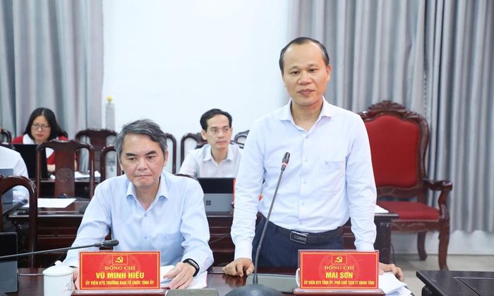  Đồng chí Mai Sơn trao đổi, làm rõ một số đề xuất, kiến nghị của các địa phương tại buổi làm việc. 