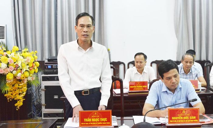  Đồng chí Trần Ngọc Thực, Tỉnh ủy viên, Bí thư Đảng ủy phường Thuận Thành phát biểu tại buổi làm việc. 