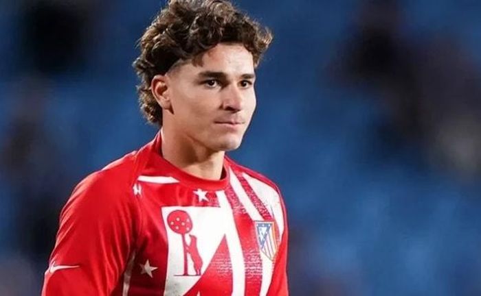 Căng thẳng đã dấy lên giữa Barca và Atletico trong thương vụ Alvarez.