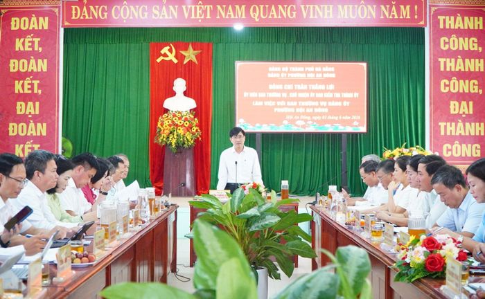 Chủ nhiệm Ủy ban Kiểm tra Thành ủy Trần Thắng Lợi phát biểu tại buổi làm việc. Ảnh: VINH ANH