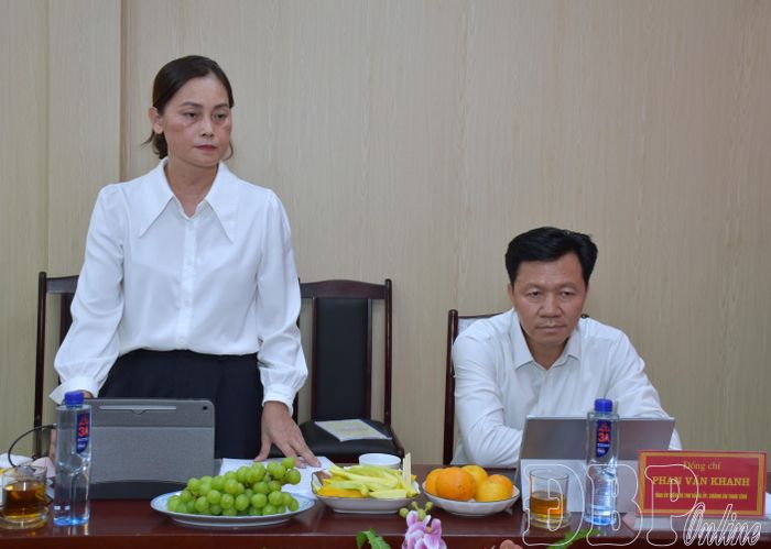Lãnh đạo Sở Tài chính tham gia ý kiến tại buổi làm việc.