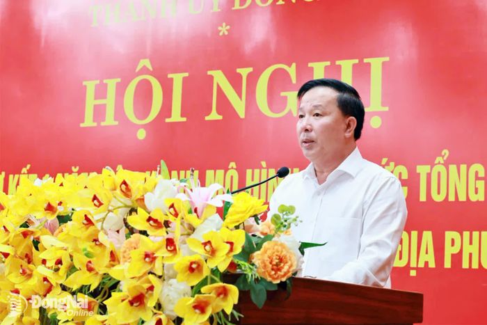  Phó Bí thư Thành ủy, Chủ tịch UBND thành phố Đồng Nai Nguyễn Văn Út phát biểu tại hội nghị. Ảnh: Hồ Thảo