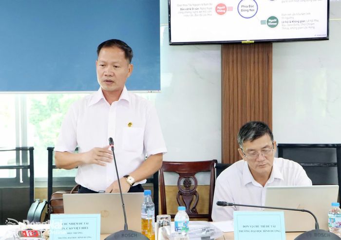 Tiến sĩ Cao Việt Hiếu, chủ nhiệm đề tài báo cáo kết quả nghiên cứu đề tài. Ảnh: Thanh Cảnh
