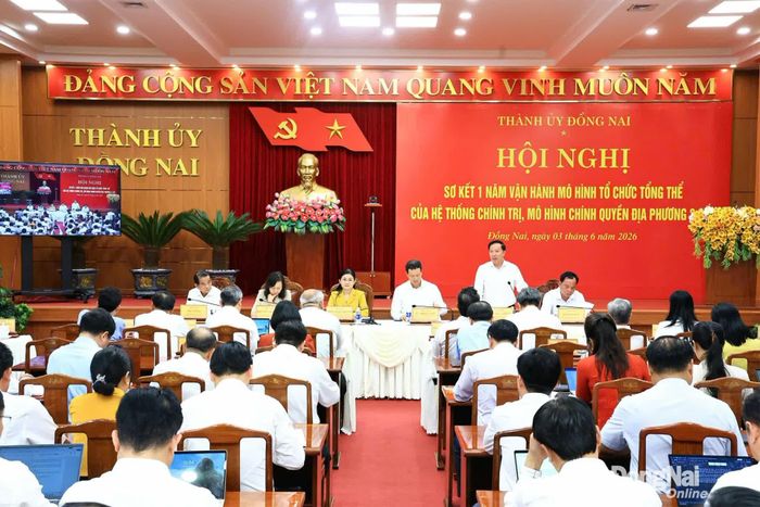 Đồng chí Nguyễn Văn Út, Phó Bí thư Thành ủy, Chủ tịch UBND thành phố phát biểu tại hội nghị. Ảnh: Công Nghĩa