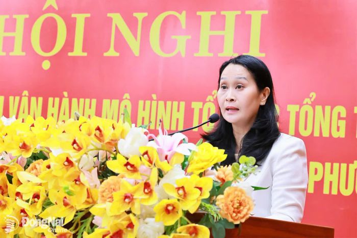 Ủy viên Ban Thường vụ Thành ủy, Phó Chủ tịch Thường trực HĐND thành phố Đặng Minh Nguyệt phát biểu tham luận tại hội nghị. Ảnh: Công Nghĩa
