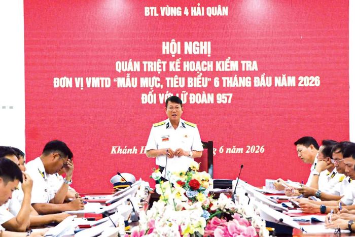 Đại tá Bùi Quang Thuyên phát biểu tại buổi kiểm tra.