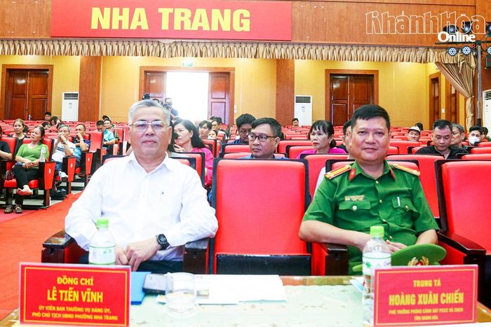 Các đại biểu tham dự hội nghị.