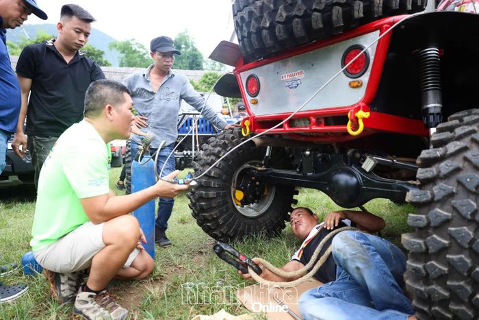 Kiểm tra kỹ thuật, chuẩn bị kỹ lưỡng cho các xe.