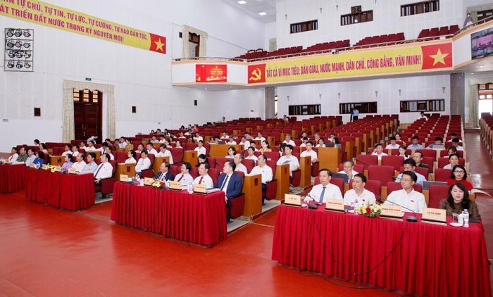 Đại biểu dự kỳ họp. 