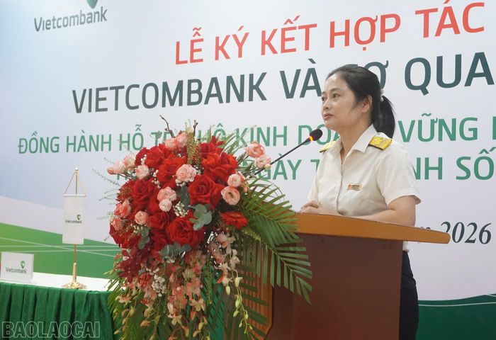 Bà Vương Bích Hằng - Phó Trưởng Thuế tỉnh Lào Cai phát biểu tại lễ ký kết.