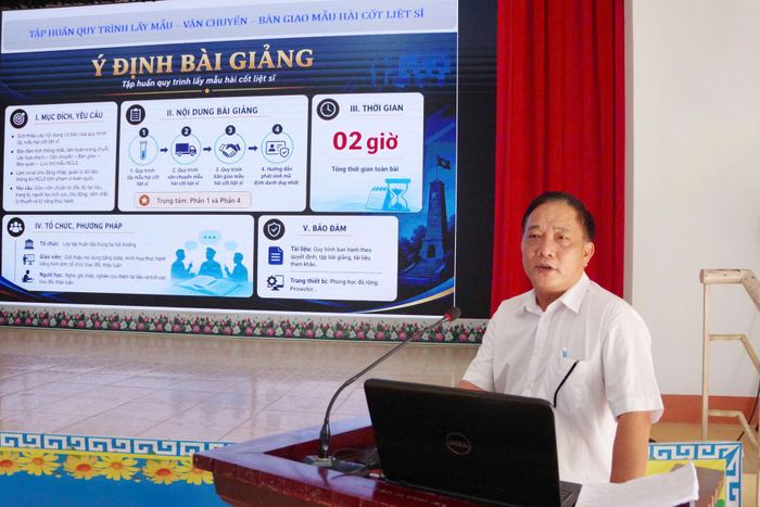 Cán bộ chuyên môn tập huấn kỹ lưỡng quy trình lấy mẫu - vận chuyển - bàn giao mẫu hài cốt liệt sĩ
