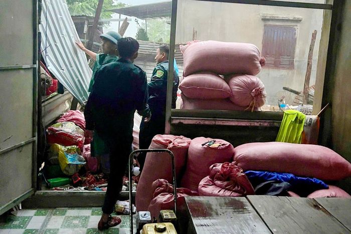 Các lực lượng tập trung giúp dân khắc phục hậu quả thiên tai