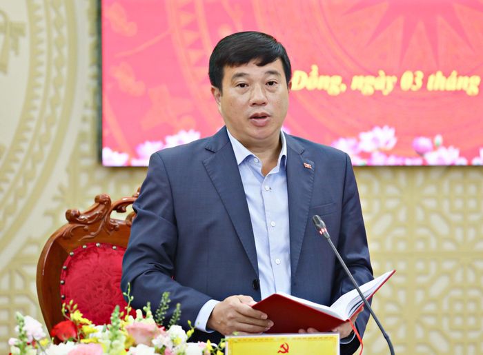 Đồng chí Y Thanh Hà Niê Kđăm, Ủy viên Ban Chấp hành Trung ương Đảng, Bí thư Tỉnh ủy, Trưởng Đoàn ĐBQH tỉnh Lâm Đồng phát biểu tại buổi làm việc