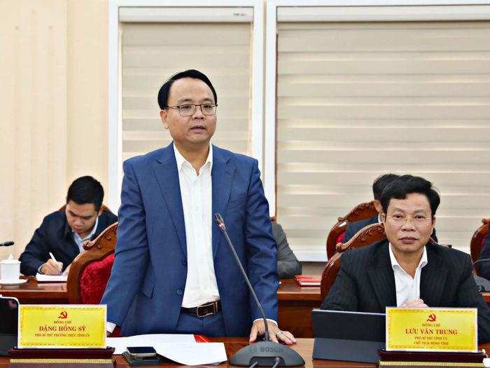 Đồng chí Đặng Hồng Sỹ, Phó Bí thư Thường trực Tỉnh ủy điều hành buổi làm việc