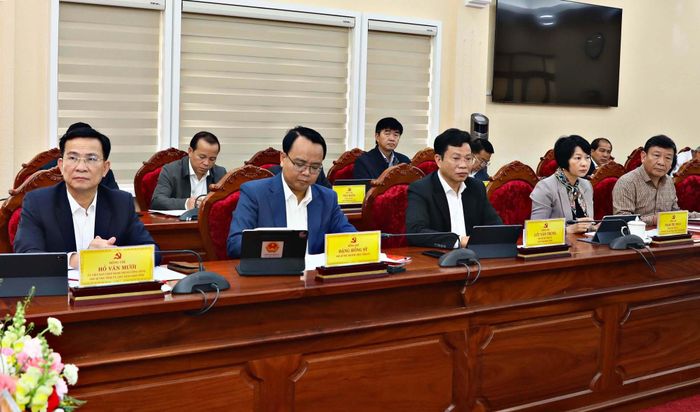 Các đồng chí Thường trực Tỉnh ủy Lâm Đồng tham dự buổi làm việc