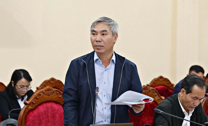 Đồng chí Nguyễn Văn Quang, Ủy viên Ban Thường vụ Tỉnh ủy, Chủ nhiệm Ủy ban Kiểm tra Tỉnh ủy Lâm Đồng báo cáo tại buổi làm việc
