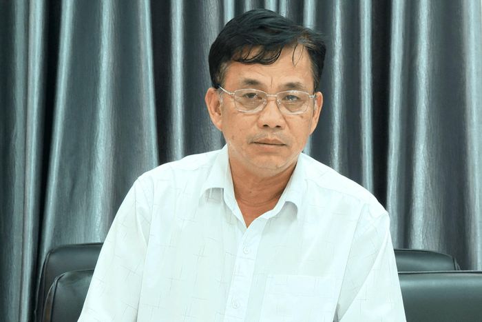 Đại diện Ban Quản lý rừng phòng hộ Tánh Linh báo cáo tại buổi làm việc