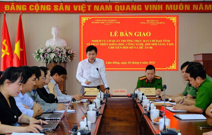 Quang cảnh buổi lễ bàn giao