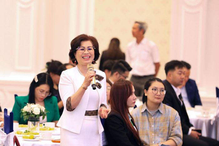 Đại diện doanh nghiệp tỉnh Lâm Đồng trao đổi tại chương trình