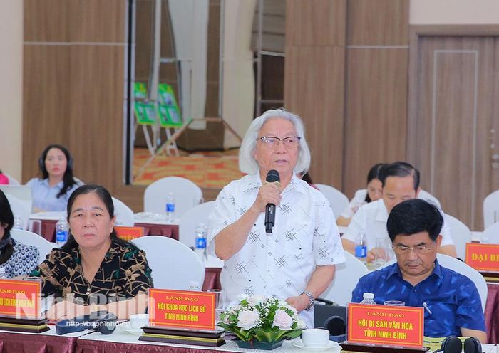 Lãnh đạo Hội Khoa học Lịch sử tỉnh Ninh Bình phát biểu tại Tọa đàm.