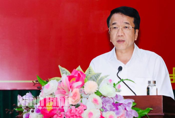 Đồng chí Nguyễn Thanh Bình, Phó Bí thư Tỉnh ủy, Chủ tịch UBND tỉnh phát biểu kết luận hội nghị.