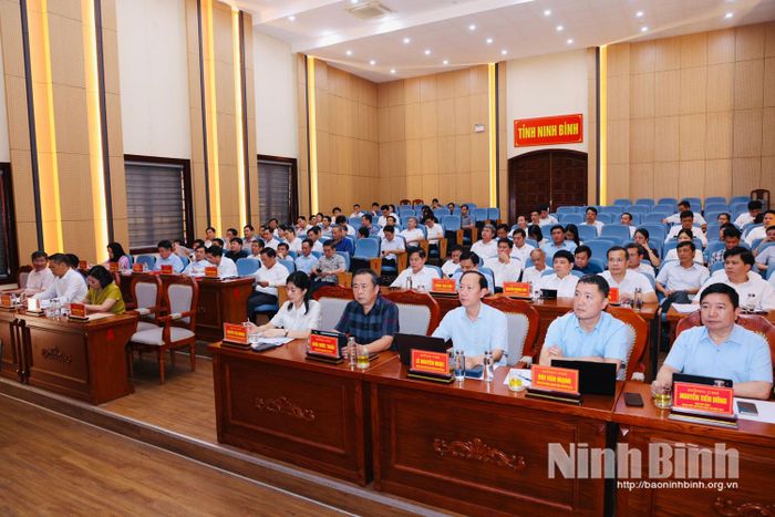 Các đại biểu dự hội nghị.