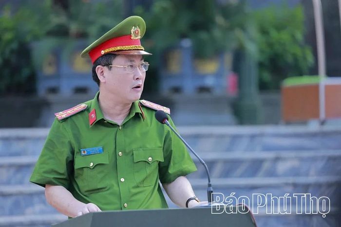 Lãnh đạo Công an tỉnh phát biểu tại buổi lễ.