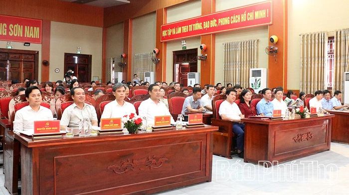 Các đại biểu tham dự hội nghị.