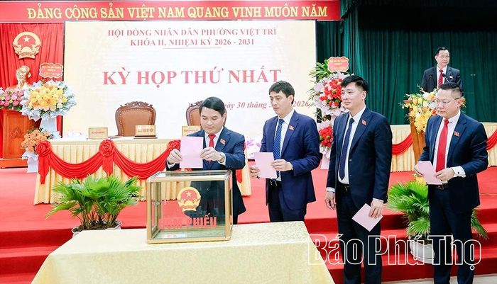 Kỳ họp thứ Nhất HĐND phường Việt Trì khóa II, nhiệm kỳ 2026-2031 thông qua nhiều nội dung quan trọng, đóng góp tích cực vào sự phát triển kinh tế - xã hội tại địa phương.