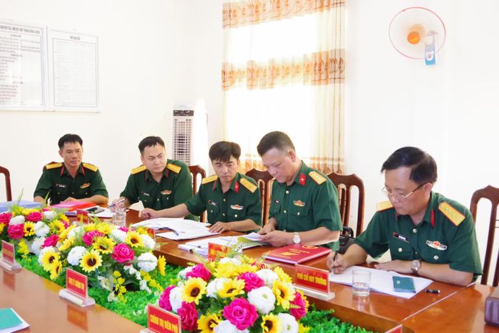 Các đại biểu tham dự buổi kiểm tra - Ảnh: X.D