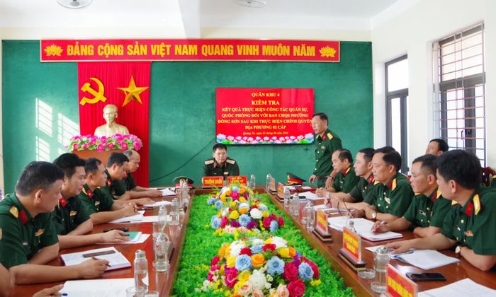 Đồng chí đại tá Phan Thắng, Ủy viên Ban Thường vụ Tỉnh ủy, Chỉ huy trưởng Bộ CHQS tỉnh phát biểu tại buổi kiểm tra - Ảnh: X.D