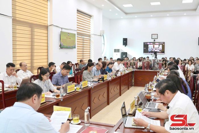 Hội nghị được kết nối trực tuyến từ điểm cầu cấp tỉnh đến 75 điểm cầu các xã, phường trên địa bàn tỉnh.