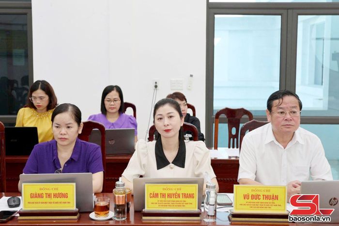 Các đồng chí Thường trực Ủy ban MTTQ Việt Nam tỉnh dự Hội nghị.