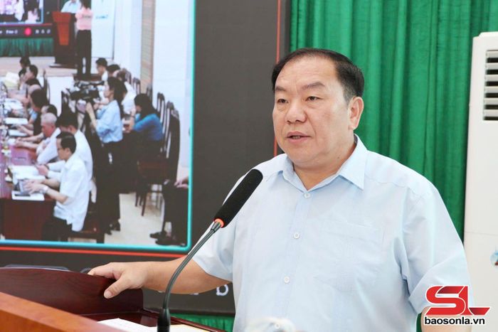 Đồng chí Chá A Của phát biểu tại hội nghị.