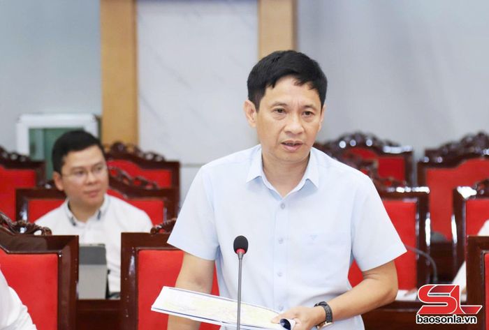 Lãnh đạo xã Mường Bang phát biểu tại cuộc làm việc.