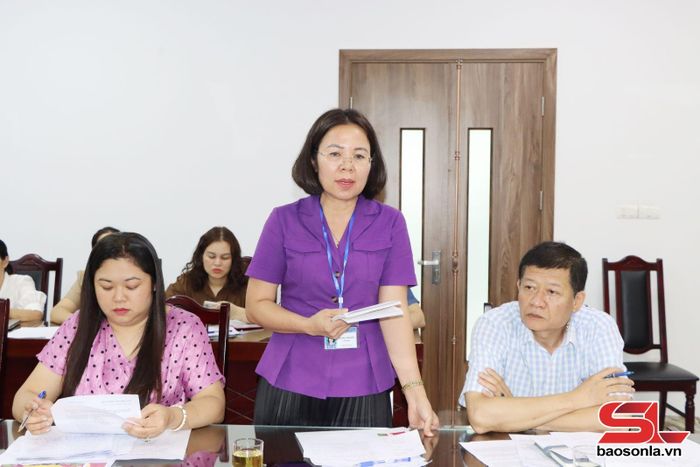 Lãnh đạo Sở Văn hóa Thể thao và Du lịch phát biểu tại cuộc họp.