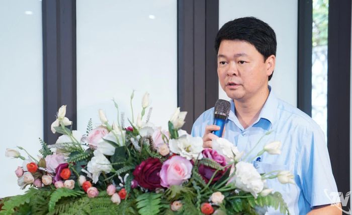 Đồng chí Nguyễn Ngọc Sơn, Phó Chủ tịch Hội Nhà báo tỉnh, Phó Giám đốc Báo và Phát thanh, Truyền hình Thái Nguyên, phát biểu tại chương trình.