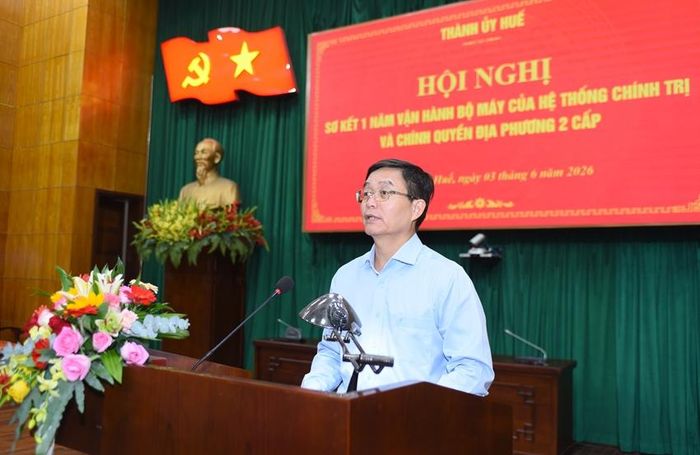 Đồng chí Nguyễn Đình Trung, UVTW Đảng, Bí thư Thành ủy, Trưởng Đoàn ĐBQH thành phố khẳng định, sự hài lòng của người dân và doanh nghiệp là thước đo hiệu quả hoạt động của bộ máy chính quyền địa phương 2 cấp 