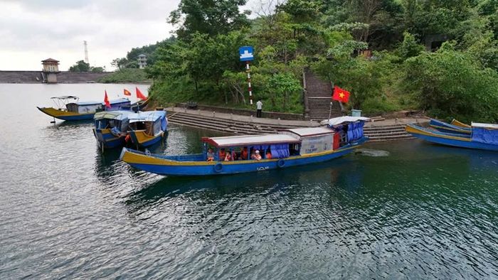  Trước khi tạm dừng, điểm du lịch nơi đây được nhiều du khách tìm đến. Ảnh: HTX Dịch vụ du lịch Thanh niên Lộc Hòa
