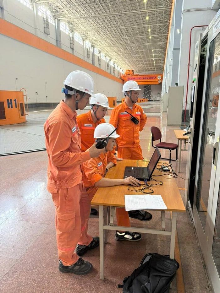 Phối hợp kiểm tra tổ máy trong quá trình khởi động đen