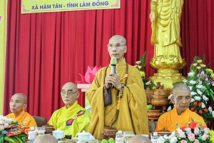 Hòa thượng Thích Trừng Diệu ban đạo từ chứng minh
