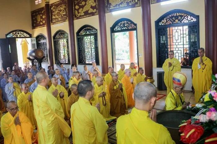  Khai kinh bạch Phật, cúng ngọ
