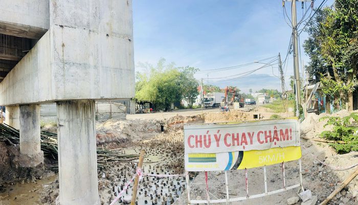 Dự án cải tạo, nâng cấp quốc lộ 14E đoạn Km 15+270 - Km 89+700 được đầu tư hơn 1.800 tỷ đồng chưa thể đưa vào sử dụng đúng tiến độ.