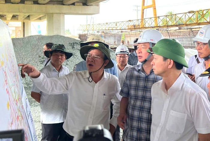 Lãnh đạo TP Cần Thơ kiểm tra tiến độ dự án cao tốc Châu Đốc - Cần Thơ - Sóc Trăng.